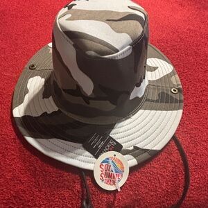 Sol Summer Shade Camouflage Bucket Hat one size . NWT